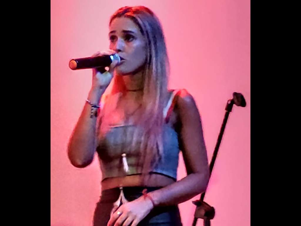 Michelle_Meeus@saint_elmo